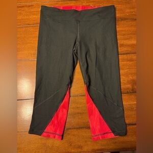 Black and dark pink/red Athletic Leggings